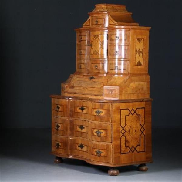 Grote foto antieke kast 18e eeuwse tabernakelkast barok orgel gebogen in noten met wortelnoten en o.a. ebben antiek en kunst overige in antiek gebruiksvoorwerpen