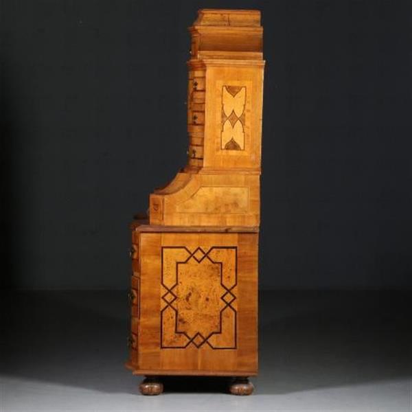 Grote foto antieke kast 18e eeuwse tabernakelkast barok orgel gebogen in noten met wortelnoten en o.a. ebben antiek en kunst overige in antiek gebruiksvoorwerpen