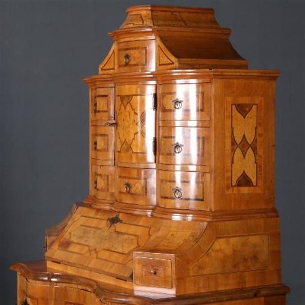 Grote foto antieke kast 18e eeuwse tabernakelkast barok orgel gebogen in noten met wortelnoten en o.a. ebben antiek en kunst overige in antiek gebruiksvoorwerpen