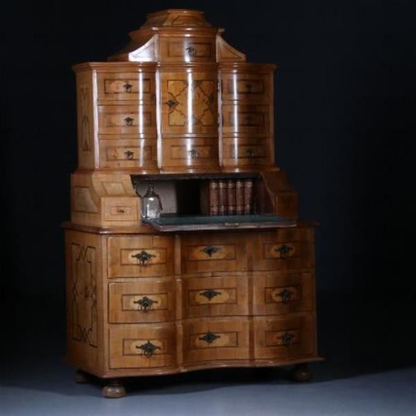Grote foto antieke kast 18e eeuwse tabernakelkast barok orgel gebogen in noten met wortelnoten en o.a. ebben antiek en kunst overige in antiek gebruiksvoorwerpen