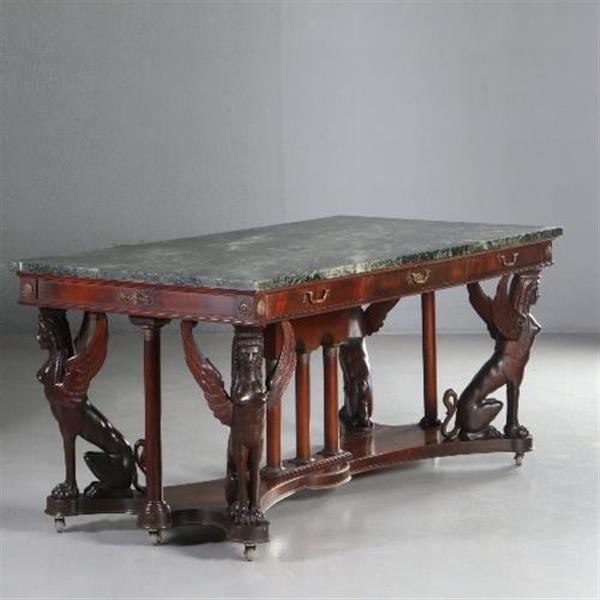 Grote foto antieke tafels kapitale empire stijl bibliotheektafel schrijftafel ca. 1920 met vier gevleugelde antiek en kunst stoelen en banken
