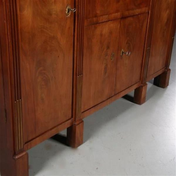 Grote foto brede empire secretaire of bar met zijkasten ca. 1810 in mahonie met marmer no.602117 antiek en kunst stoelen en banken