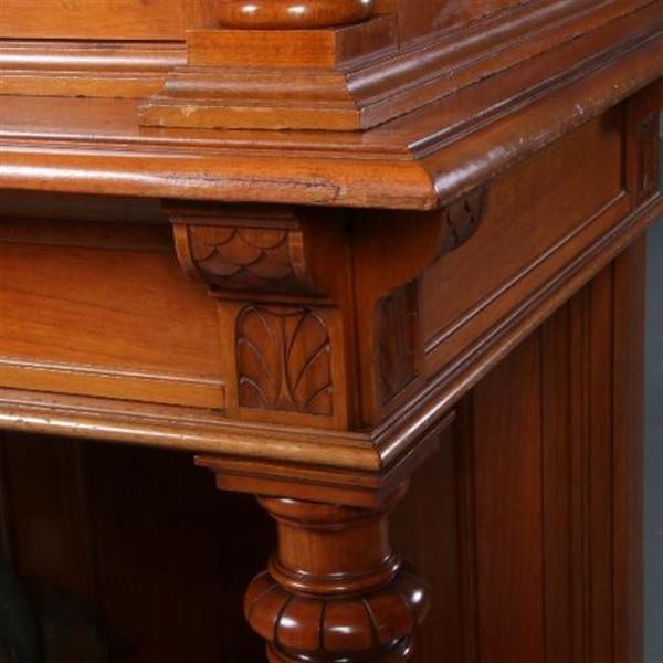 Grote foto antieke kast notenhouten vitrinekast ca 1890 velours bekleed no.602112 antiek en kunst stoelen en banken