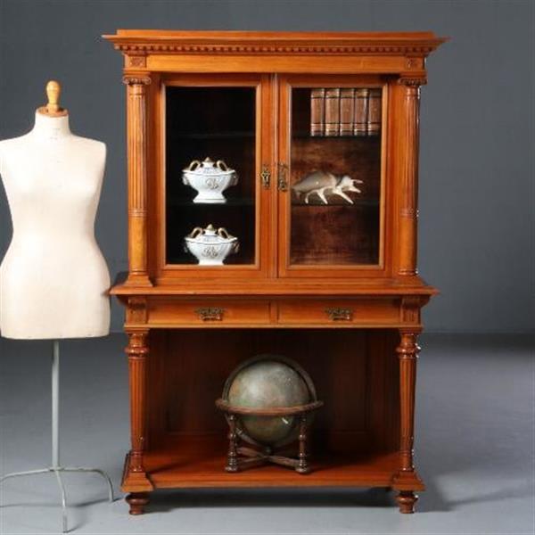 Grote foto antieke kast notenhouten vitrinekast ca 1890 velours bekleed no.602112 antiek en kunst stoelen en banken