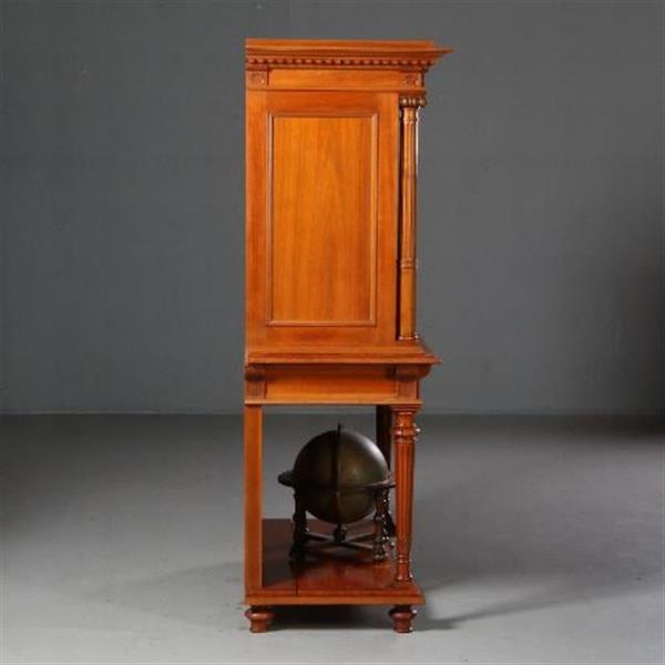 Grote foto antieke kast notenhouten vitrinekast ca 1890 velours bekleed no.602112 antiek en kunst stoelen en banken