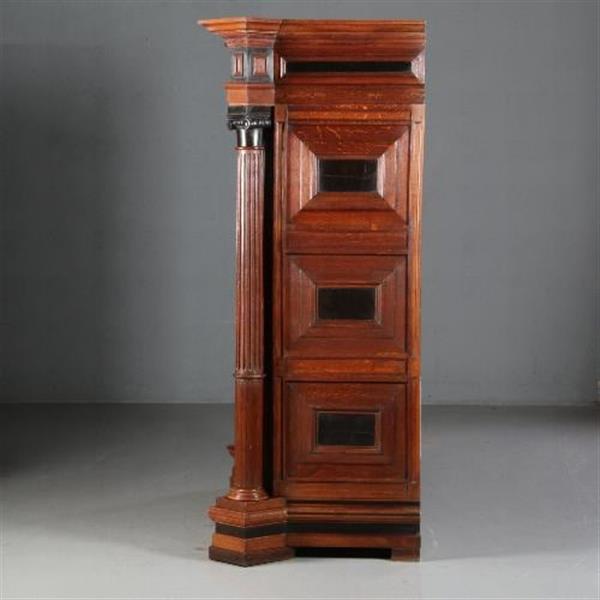 Grote foto antieke kast utrechtse kast 17e eeuw eiken met ebben op sloffen no.610255 antiek en kunst stoelen en banken
