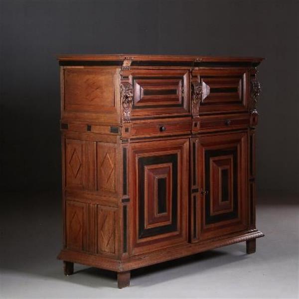Grote foto antieke kasten zeeuwse vierdeurskast ca. 1660 met kussens en ebbenhout no.681429 antiek en kunst stoelen en banken