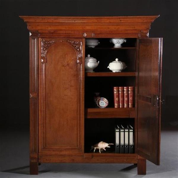 Grote foto antieke kast tweedeurs poortkast ca. 1670 hollands of utrechts de zijpanelen ook met poorten. no. antiek en kunst stoelen en banken