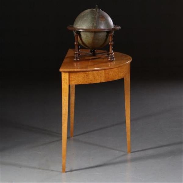 Grote foto antieke tafels stel blonde esdoornhouten demi lune tafels ca. 1890 no.681435 antiek en kunst stoelen en banken
