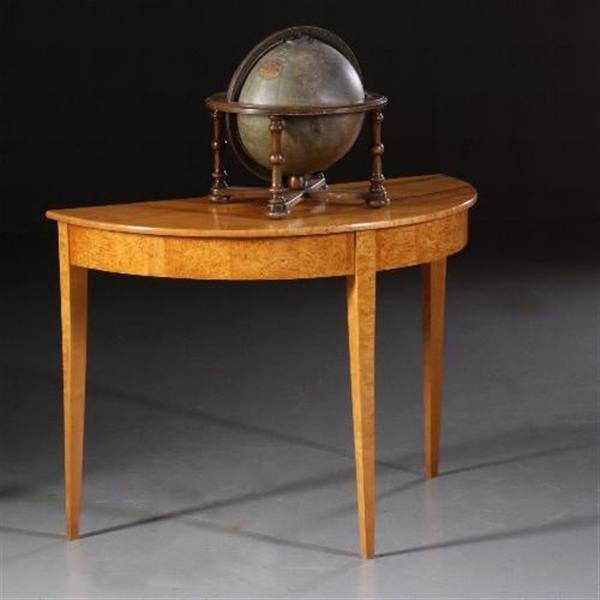 Grote foto antieke tafels stel blonde esdoornhouten demi lune tafels ca. 1890 no.681435 antiek en kunst stoelen en banken