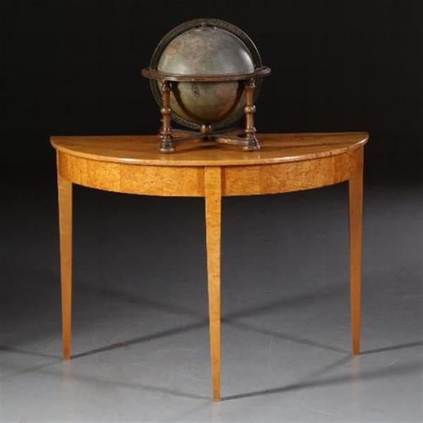 Grote foto antieke tafels stel blonde esdoornhouten demi lune tafels ca. 1890 no.681435 antiek en kunst stoelen en banken