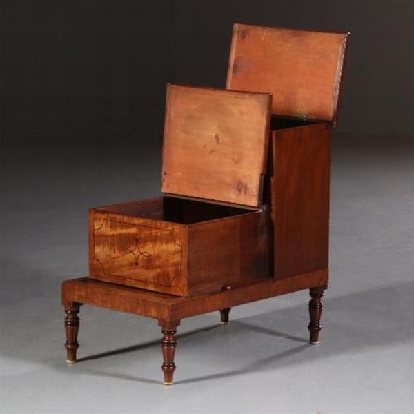 Grote foto antiek varia bibliotheektrapje in mahonie ca. 1830 met 2 compartimenten en 3 x bruin leer no. 701 antiek en kunst stoelen en banken