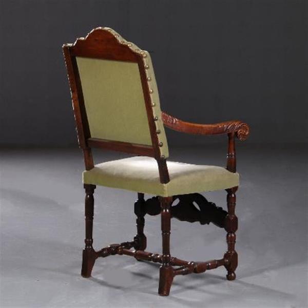 Grote foto armstoel ca. 1700 hollands in eikenhout incl stoffering naar wens no.752831 antiek en kunst stoelen en banken