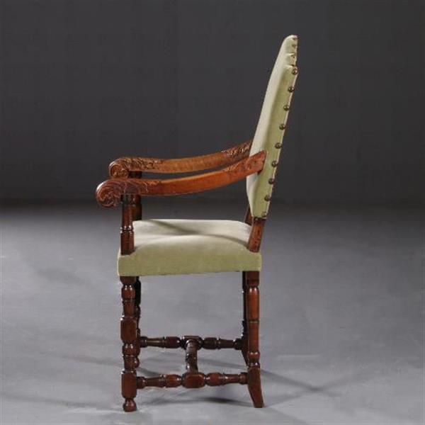 Grote foto armstoel ca. 1700 hollands in eikenhout incl stoffering naar wens no.752831 antiek en kunst stoelen en banken