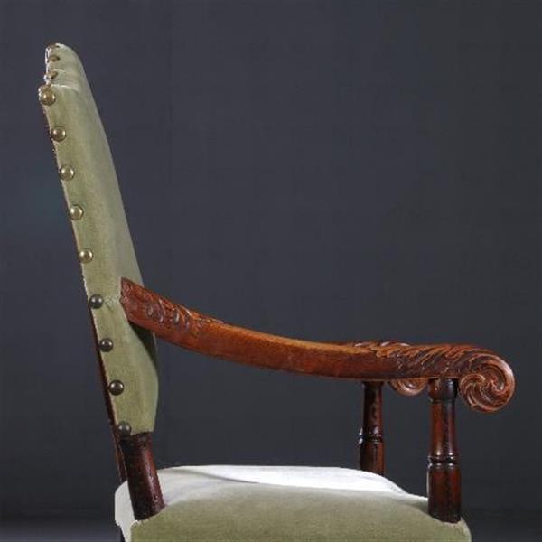 Grote foto armstoel ca. 1700 hollands in eikenhout incl stoffering naar wens no.752831 antiek en kunst stoelen en banken