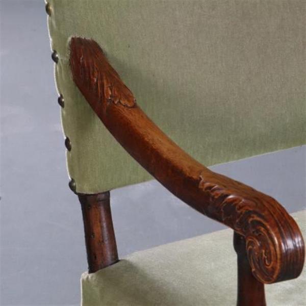 Grote foto armstoel ca. 1700 hollands in eikenhout incl stoffering naar wens no.752831 antiek en kunst stoelen en banken