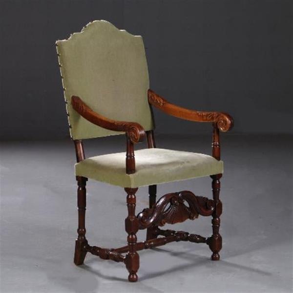 Grote foto armstoel ca. 1700 hollands in eikenhout incl stoffering naar wens no.752831 antiek en kunst stoelen en banken