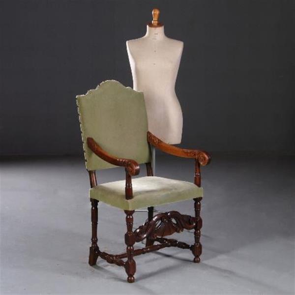 Grote foto armstoel ca. 1700 hollands in eikenhout incl stoffering naar wens no.752831 antiek en kunst stoelen en banken