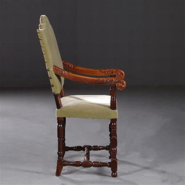 Grote foto armstoel ca. 1700 hollands in eikenhout incl stoffering naar wens no.752831 antiek en kunst stoelen en banken