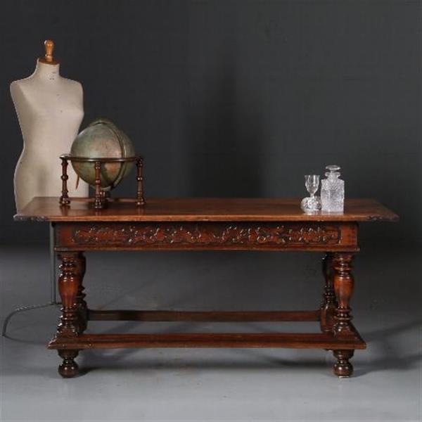 Grote foto antieke tafel hollandse doorleefde notenhouten tafel ca. 1690 no.752838 antiek en kunst stoelen en banken
