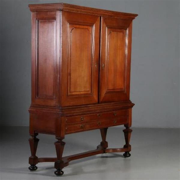 Grote foto antieke kast hollands kruisvoet kabinet ca. 1735 met 7 laden in fraaie geboende kleur no.782760 antiek en kunst stoelen en banken