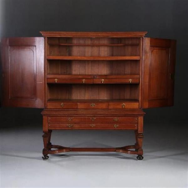 Grote foto antieke kast hollands kruisvoet kabinet ca. 1735 met 7 laden in fraaie geboende kleur no.782760 antiek en kunst stoelen en banken