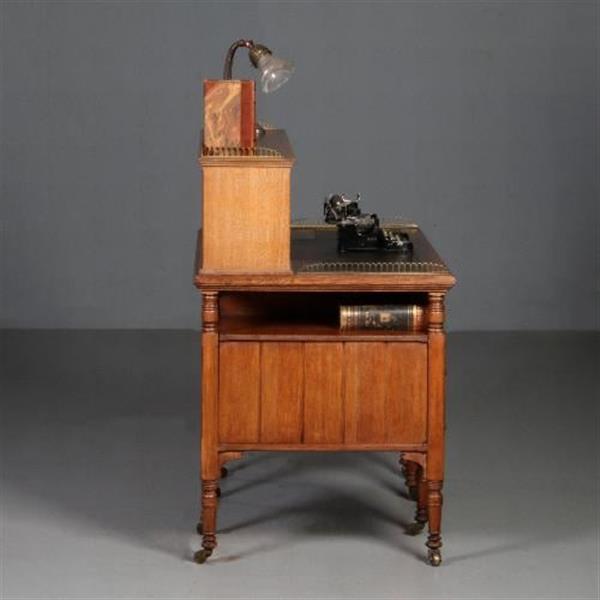 Grote foto antieke bureaus art crafts bureau ca. 1890 met opzet deel en open vakken no.782770 antiek en kunst overige in antiek gebruiksvoorwerpen