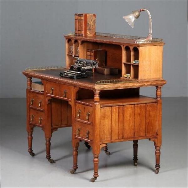 Grote foto antieke bureaus art crafts bureau ca. 1890 met opzet deel en open vakken no.782770 antiek en kunst overige in antiek gebruiksvoorwerpen