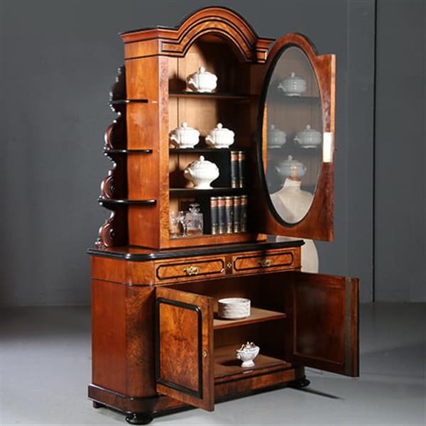 Grote foto antieke kasten 262 cm hoge reusachtige willem iii vitrine in wortelnoten met zwarte details ca. 18 antiek en kunst stoelen en banken