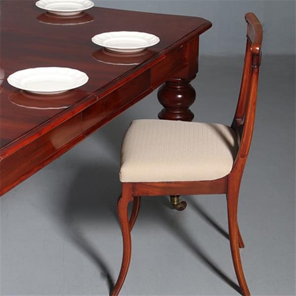 Grote foto smetteloze prachtige lange tafel pullout of coulissetafel ca 1870 victoriaans in mahonie met 4 inleg antiek en kunst stoelen en banken