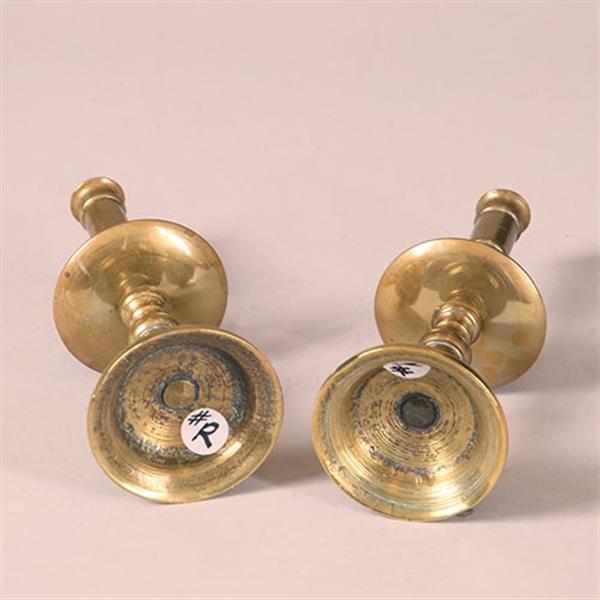Grote foto antieke kandelaren stel van 2 kleine bronzen candlesticks engeland ca 1800 no.900815.r antiek en kunst overige in antiek gebruiksvoorwerpen