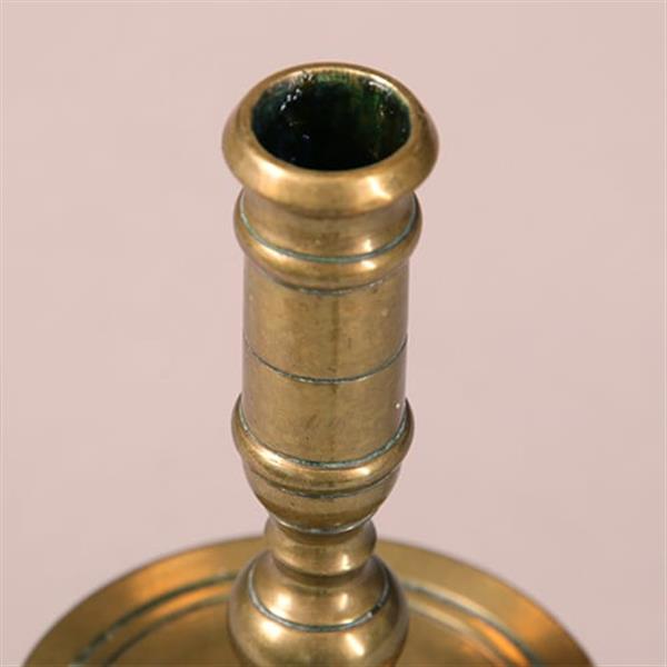 Grote foto antieke kandelaren stel van 2 kleine bronzen candlesticks engeland ca 1800 no.900815.r antiek en kunst overige in antiek gebruiksvoorwerpen