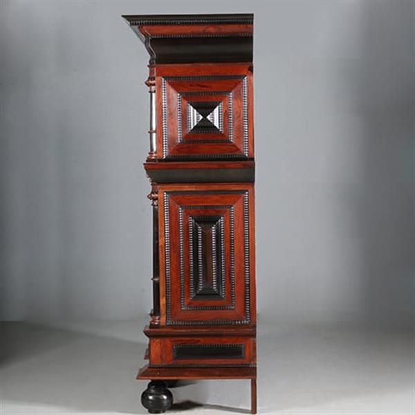 Grote foto zeer monumentale 4 deurskast ca 1680 in palissander en ebbenhout de zijpanelen met volle kussens n antiek en kunst stoelen en banken