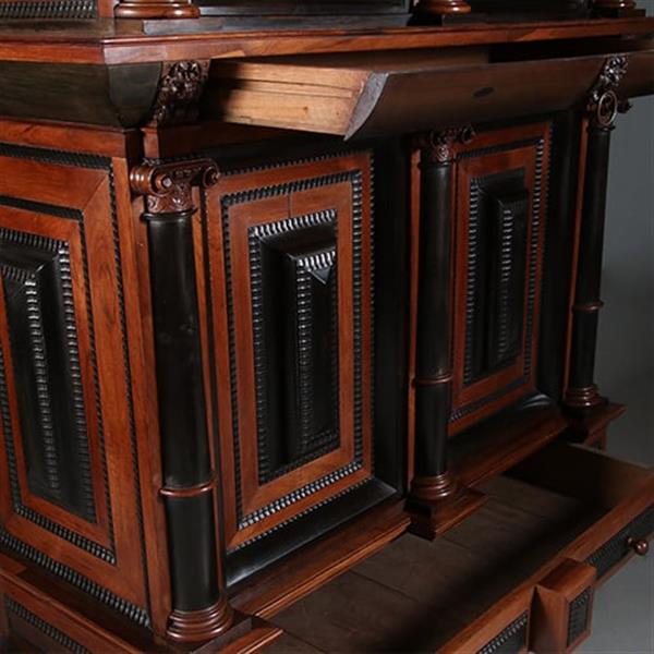 Grote foto zeer monumentale 4 deurskast ca 1680 in palissander en ebbenhout de zijpanelen met volle kussens n antiek en kunst stoelen en banken