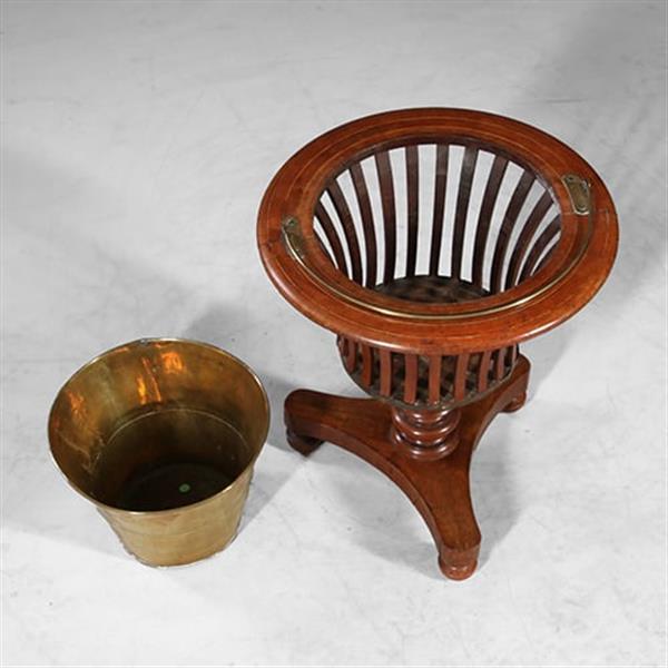 Grote foto theestoof biedermeier rond met gespaakte bak ca 1835 mahonie met palm no.932850 antiek en kunst stoelen en banken