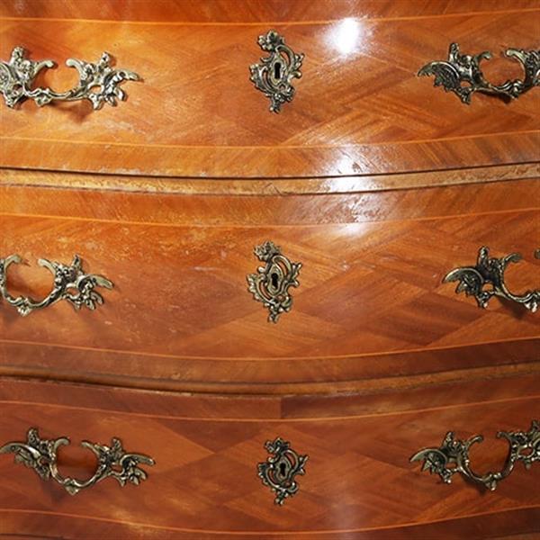 Grote foto zeer fraai gebombeerde commode met rijk inlegwerk ca 1920 rococo stijl no.941815 antiek en kunst stoelen en banken