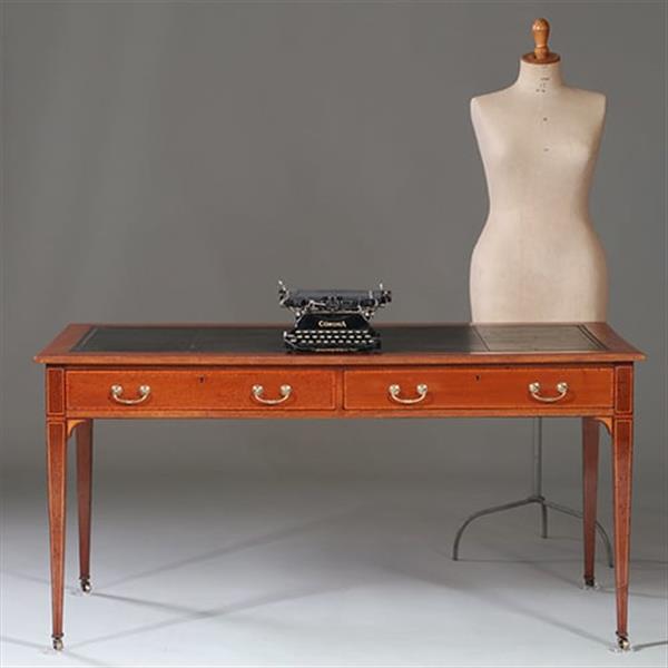 Grote foto engelse strakke schrijftafel maple co ca 1910 met groen leer ingelegd no960435 antiek en kunst stoelen en banken