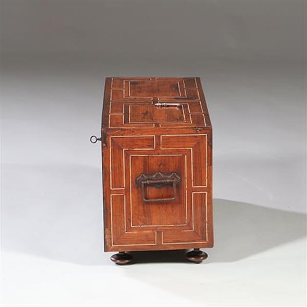 Grote foto spaanse kunstkabinetje eind 17e eeuw ebben en been no.960455 antiek en kunst stoelen en banken
