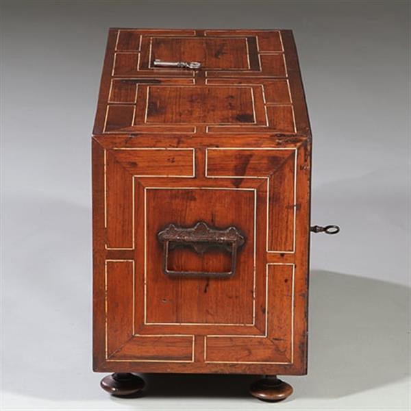 Grote foto spaanse kunstkabinetje eind 17e eeuw ebben en been no.960455 antiek en kunst stoelen en banken