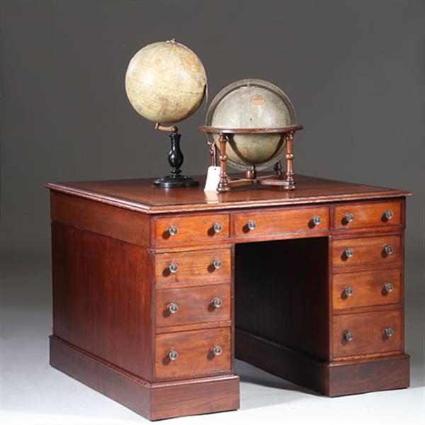Grote foto zeer klein semipartner desk bibliotheektafel of centertable ca 1870 mahonie no.960425 antiek en kunst stoelen en banken