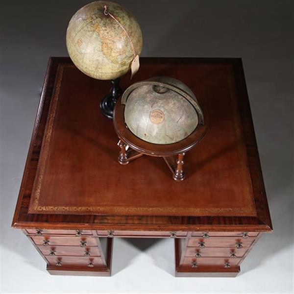 Grote foto zeer klein semipartner desk bibliotheektafel of centertable ca 1870 mahonie no.960425 antiek en kunst stoelen en banken