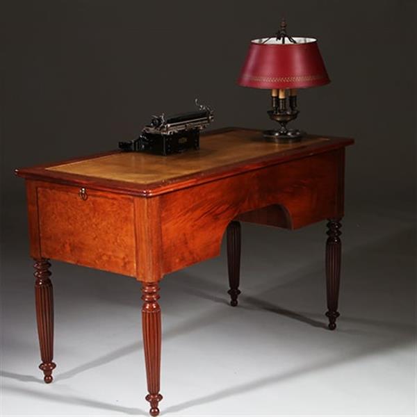 Grote foto franse schrijftafel in acajou mouchet of plum pudding mahonie ca 1830 met groen leer no.960450 antiek en kunst stoelen en banken