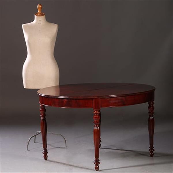 Grote foto franse coulissetafel in mahonie met paraplu poot ca 1860 met 4 inlegbladen tot minimaal 12 personen antiek en kunst stoelen en banken