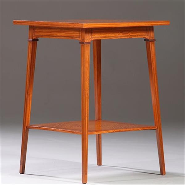 Grote foto satijnhouten bijzettafel ca 1890 met gevierendeelde bladen en ingelegde biezen no.883045 antiek en kunst stoelen en banken