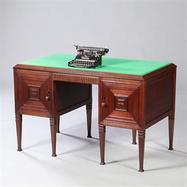 Grote foto art deco bureau schrijftafel in mahonie met groen schrijfblad ca 1915 laden achter deurtjes no.9626 antiek en kunst overige in antiek gebruiksvoorwerpen