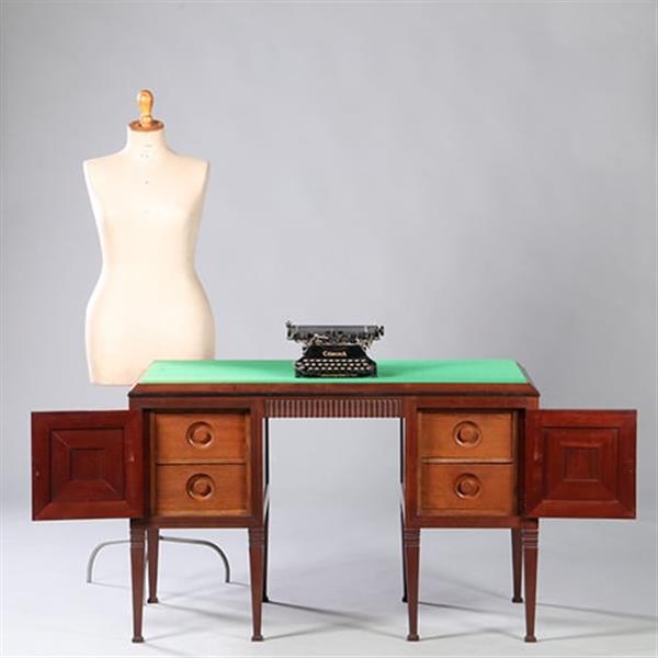 Grote foto art deco bureau schrijftafel in mahonie met groen schrijfblad ca 1915 laden achter deurtjes no.9626 antiek en kunst overige in antiek gebruiksvoorwerpen