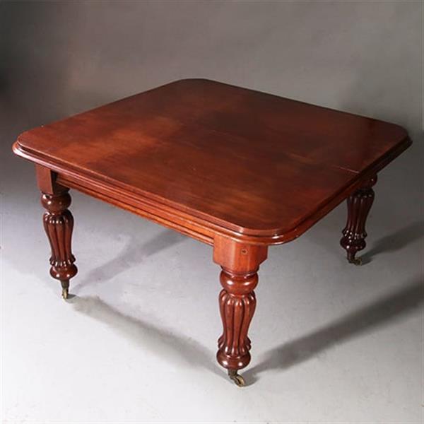 Grote foto doorleefde victoriaanse pull out table met bijbehorende piedestal vormige tafelbladenhouder no.9731 antiek en kunst stoelen en banken