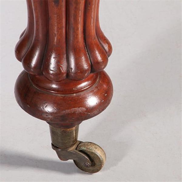 Grote foto doorleefde victoriaanse pull out table met bijbehorende piedestal vormige tafelbladenhouder no.9731 antiek en kunst stoelen en banken