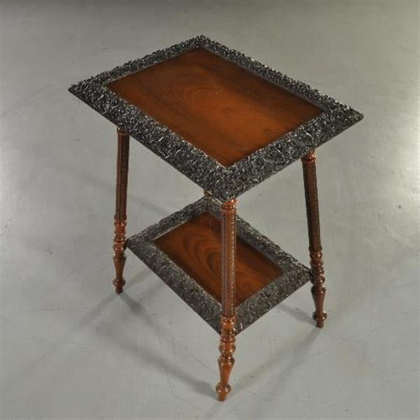 Grote foto wonderlijke bijzettafel met 2 bladen met reli flijstwerk 1870 1890 no.993904 antiek en kunst stoelen en banken
