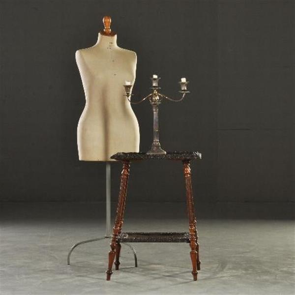Grote foto wonderlijke bijzettafel met 2 bladen met reli flijstwerk 1870 1890 no.993904 antiek en kunst stoelen en banken